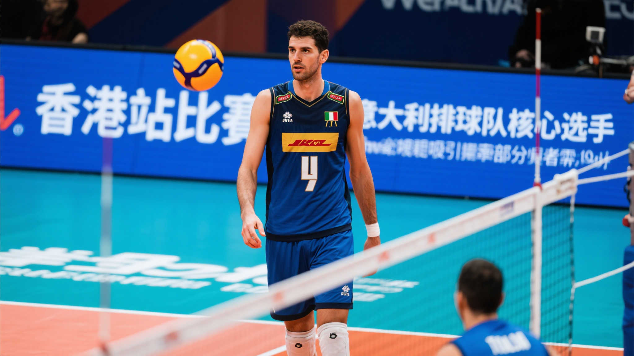 香港站专访意大利排球明星埃泽二传手 *关键词:“香港站比赛”、“意大利排球队核心选手”